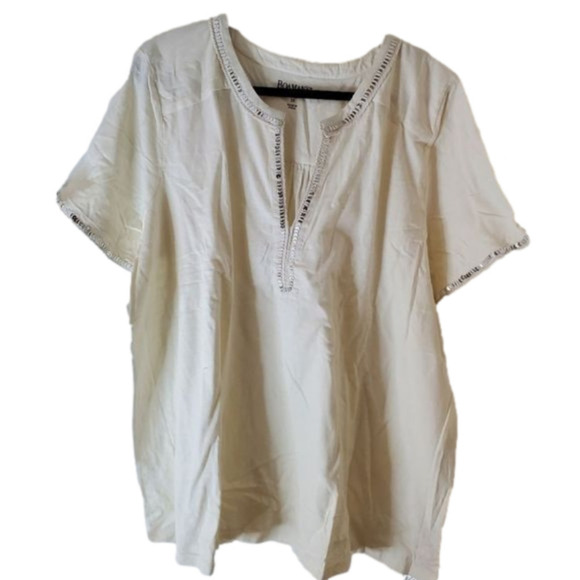 🎁NWOT Plus Size Cream Top w/Silver Sequins - Picture 1 of 8